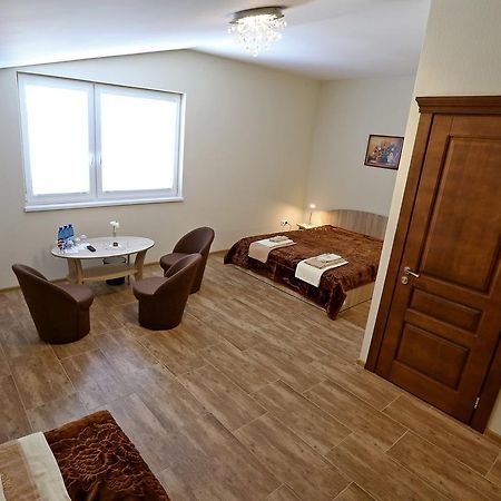Juro Guest House Шяуляй Екстер'єр фото