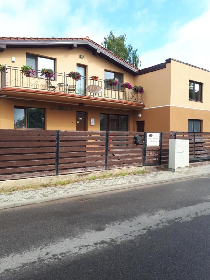 Juro Guest House Шяуляй Екстер'єр фото