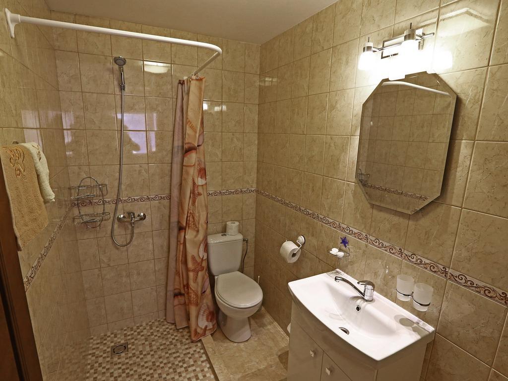 Juro Guest House Шяуляй Екстер'єр фото