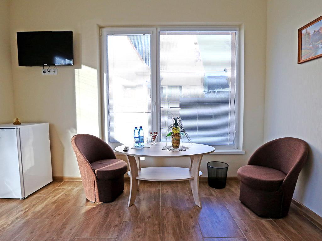 Juro Guest House Шяуляй Екстер'єр фото