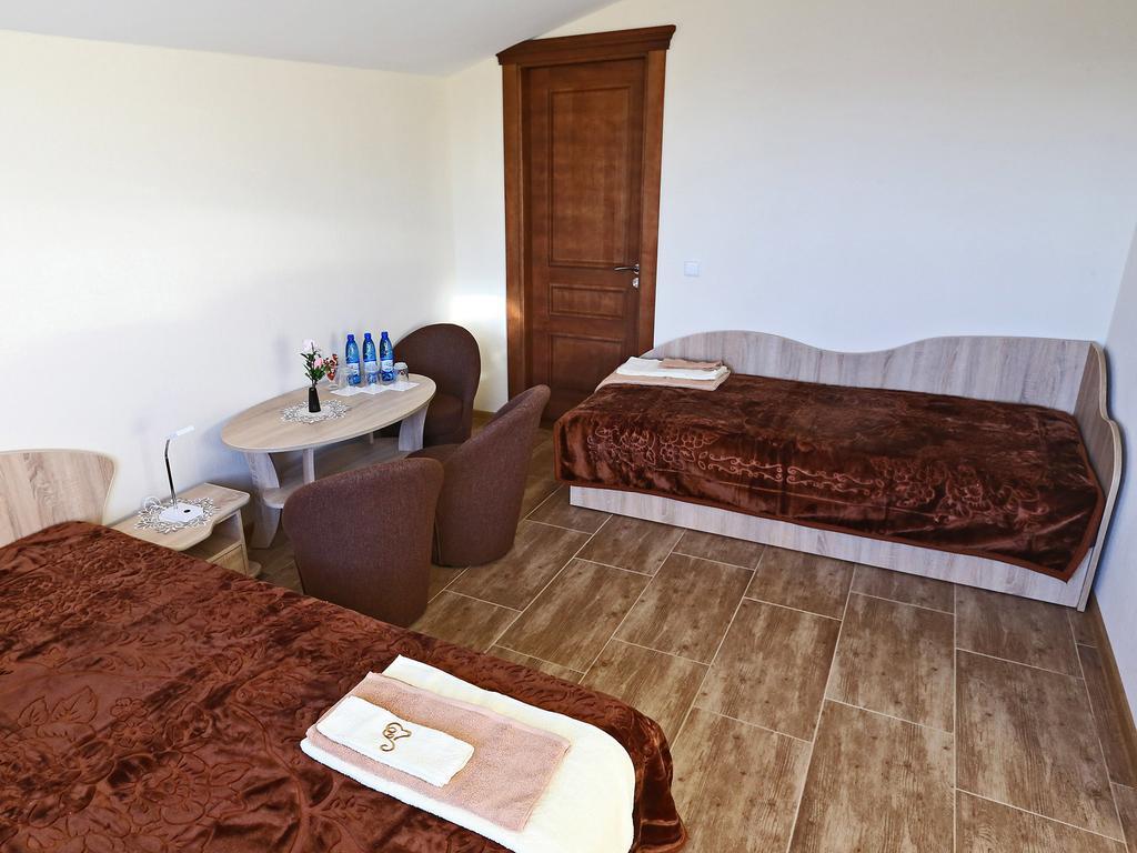 Juro Guest House Шяуляй Екстер'єр фото