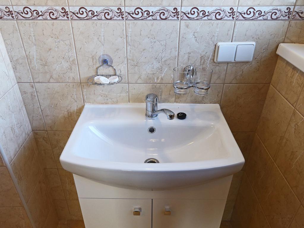 Juro Guest House Шяуляй Екстер'єр фото