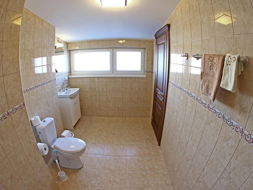 Juro Guest House Шяуляй Екстер'єр фото