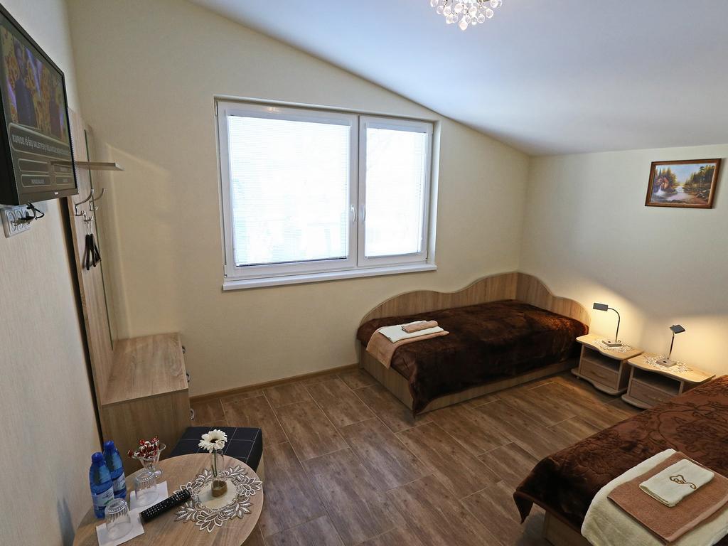 Juro Guest House Шяуляй Екстер'єр фото